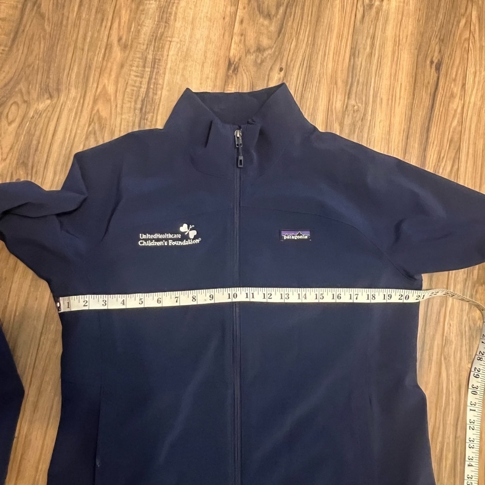 Patagonia Navy Full-Zip Softshell Jacket Women’s M UnitedHealthcare Children’s - Picture 9 of 15
